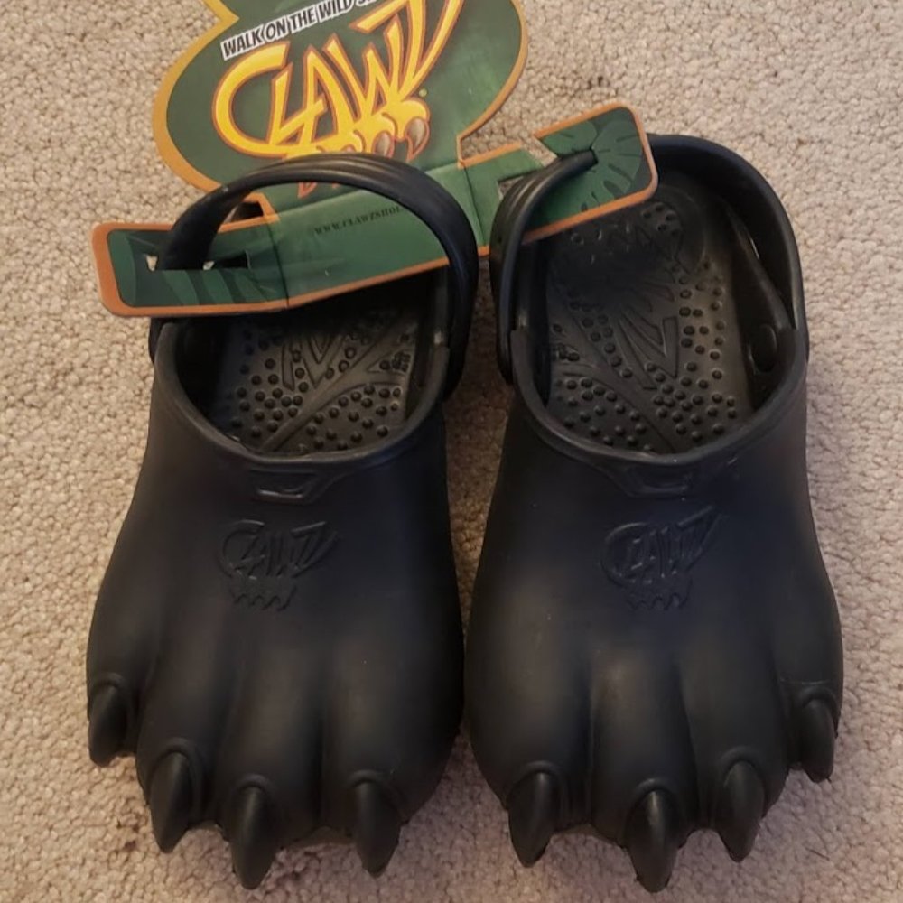 Black Clawz Shoes NWT